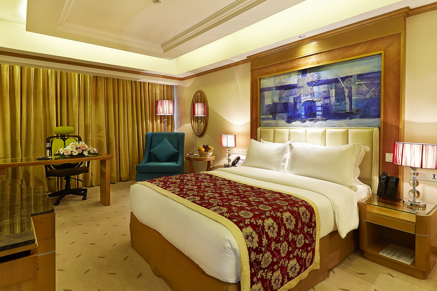 BUSINESS CLASSWith a spacious range of 33 m², our Business Class rooms blend scenic vistas and refined decor. BOOK NOW