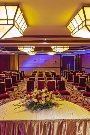 BOSHONTOThe panoramic views of the hall serve as a stunning backdrop, enhancing the charm of your special event. 						detail